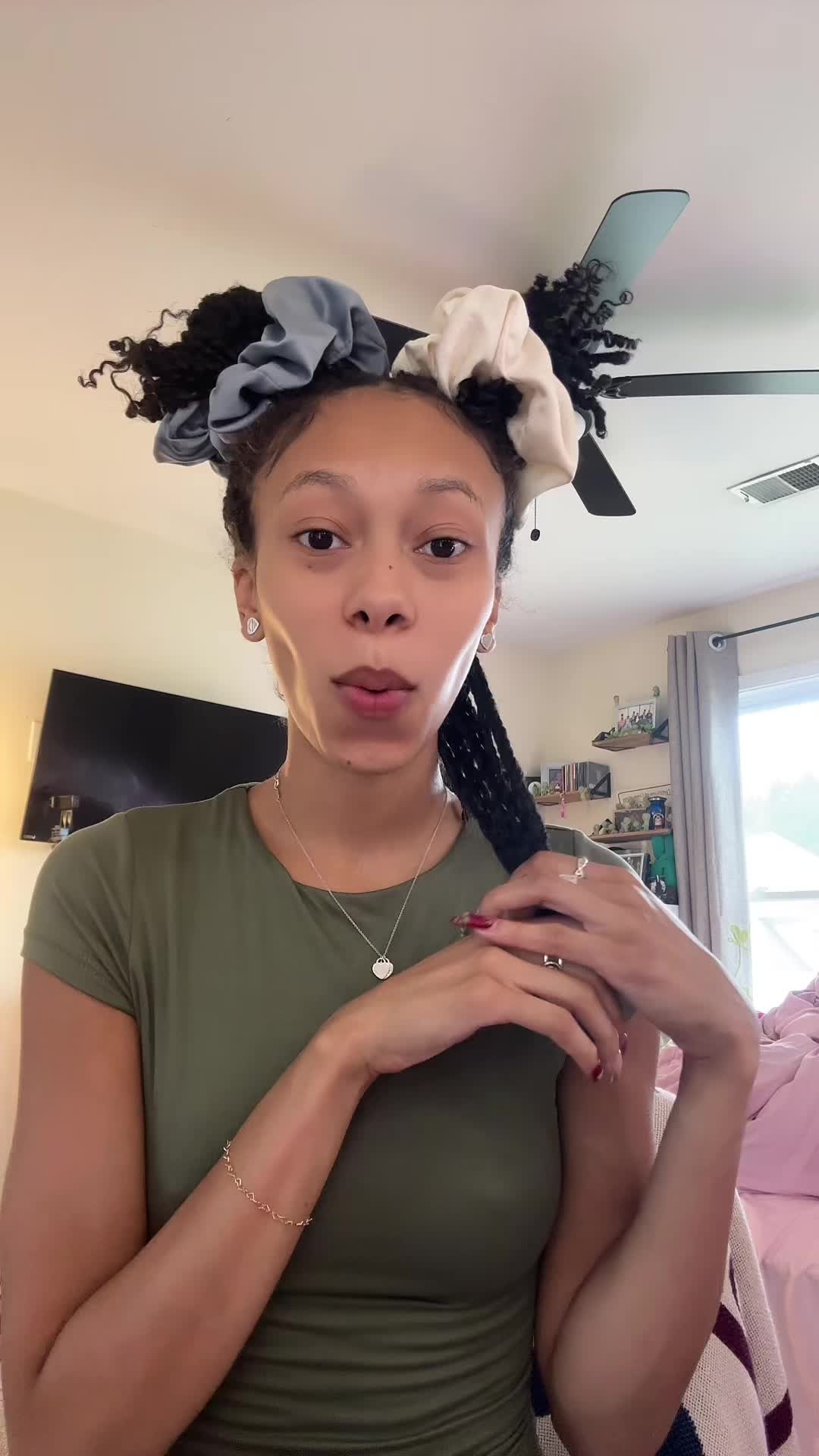 @AYSIA NICOLE