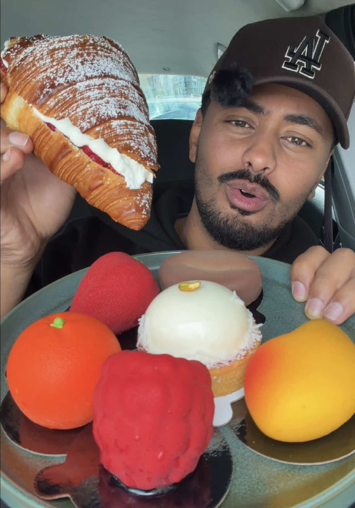 @hassounaeats