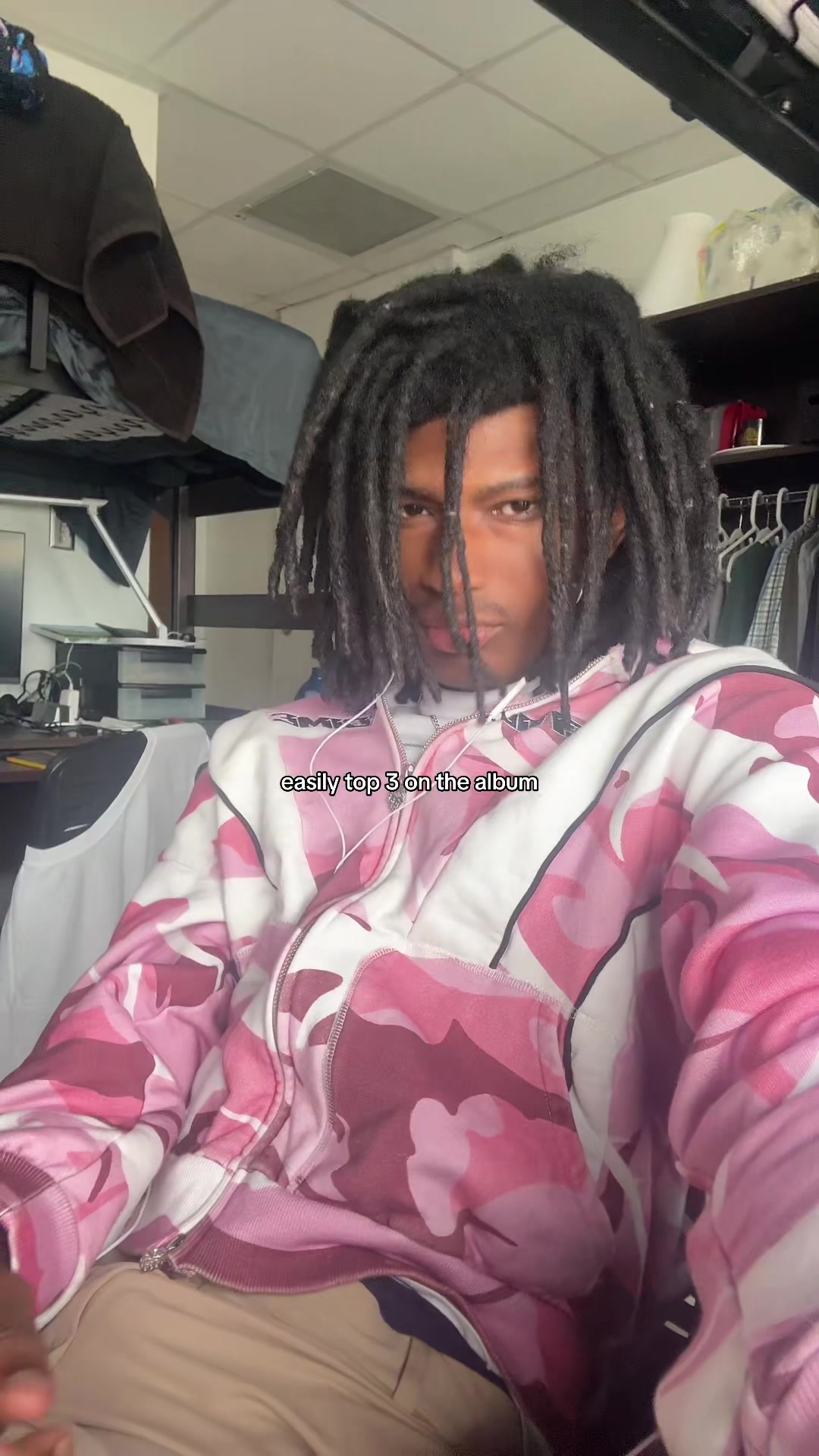 @tr3s