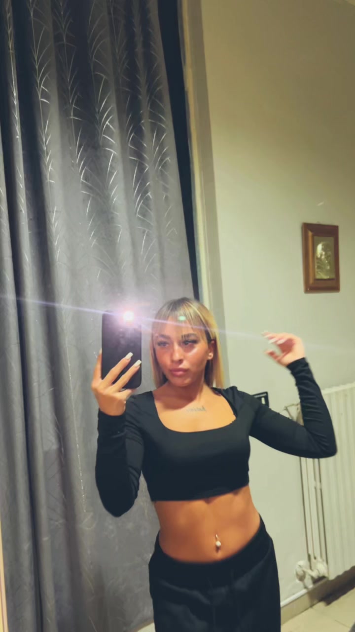 @_annarella_2