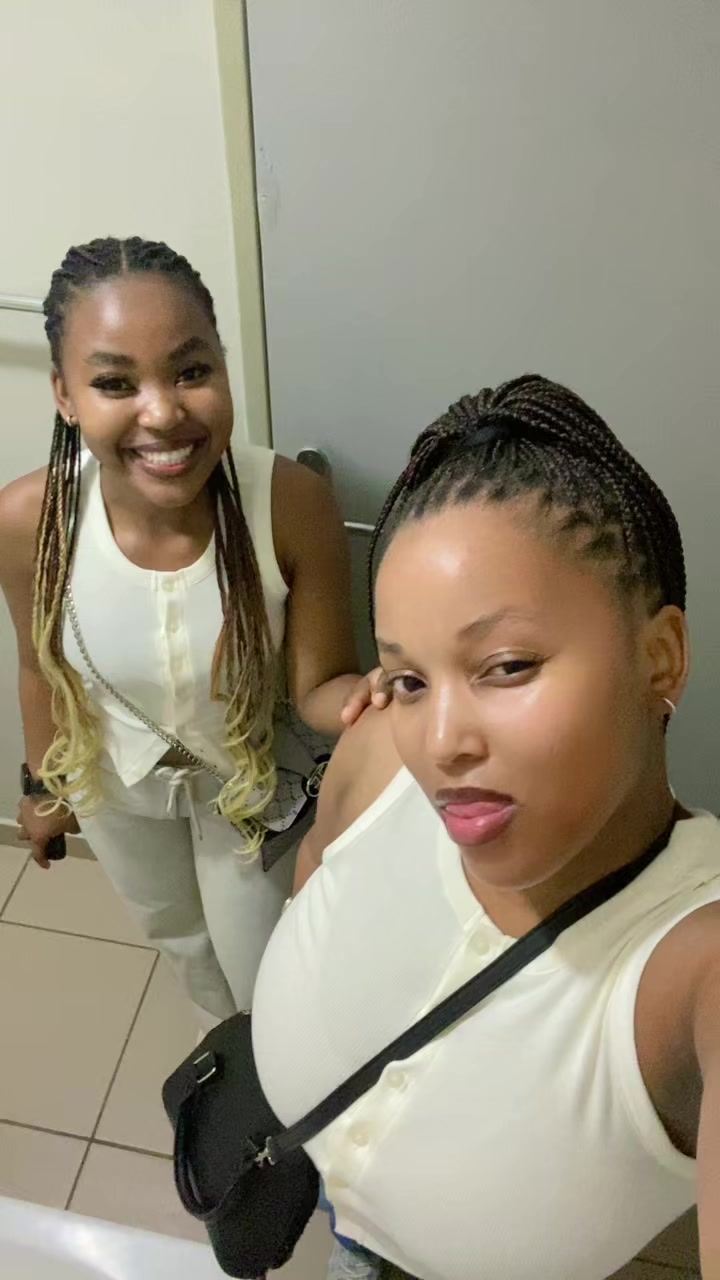 @Ntombizenkcubeko🌸