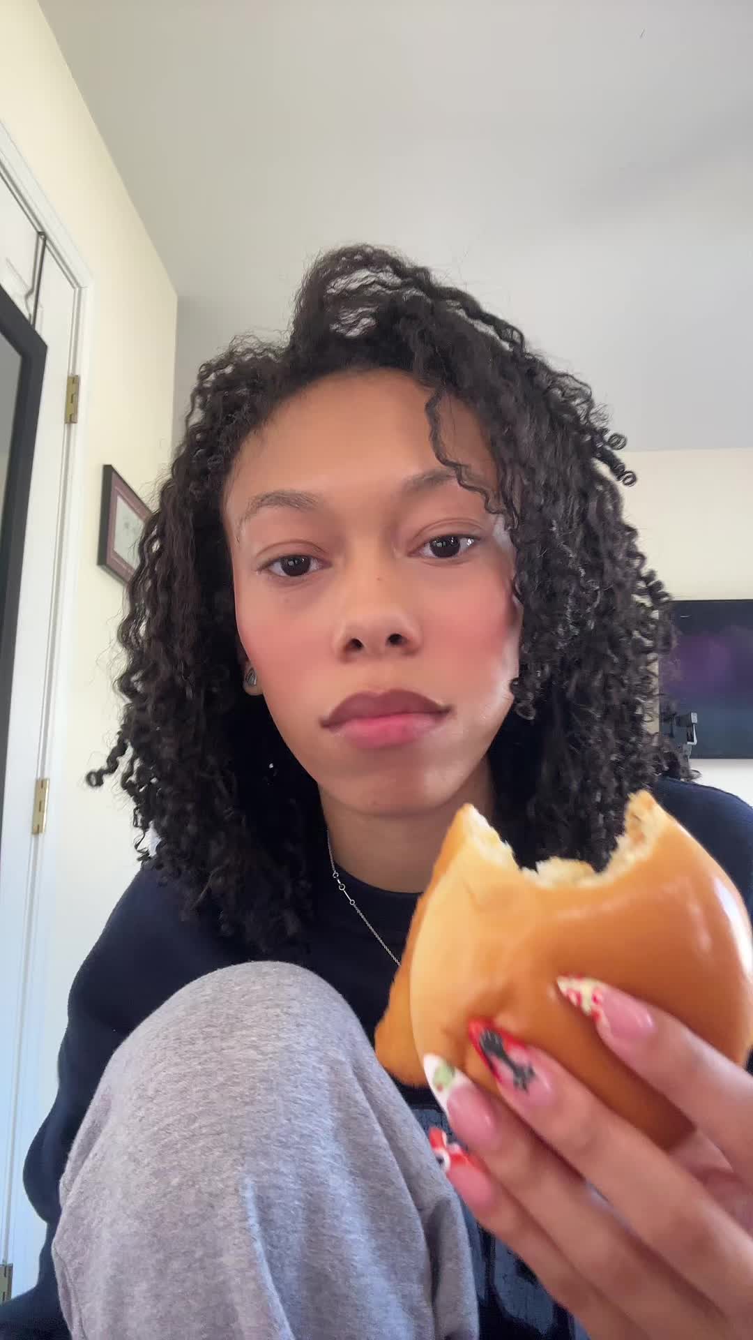 @AYSIA NICOLE
