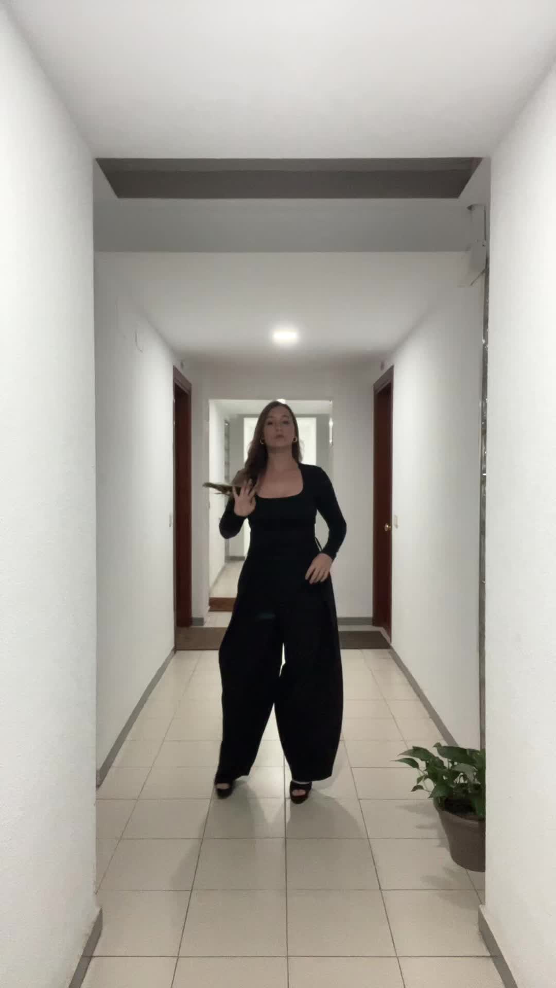 @albaacruuzz