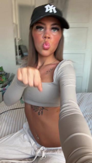@lilylamptey
