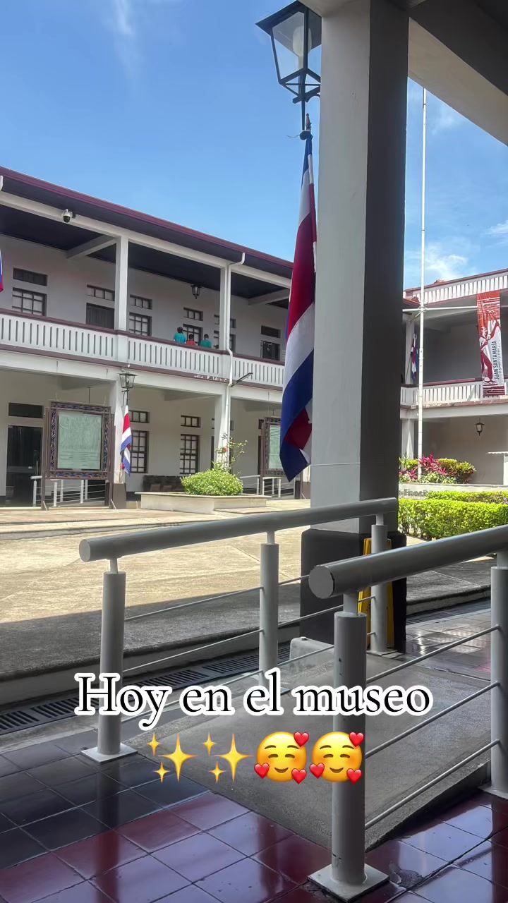 @B E N L E S H 🇨🇷