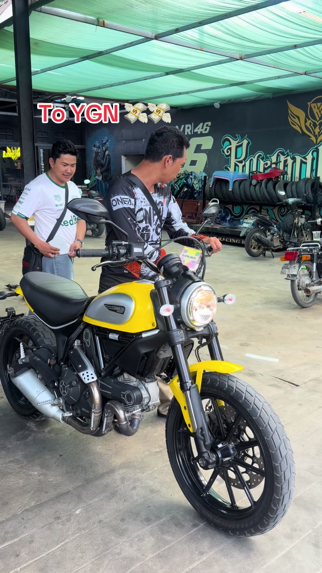 @SIPHYOETGI Motorcycle showroom