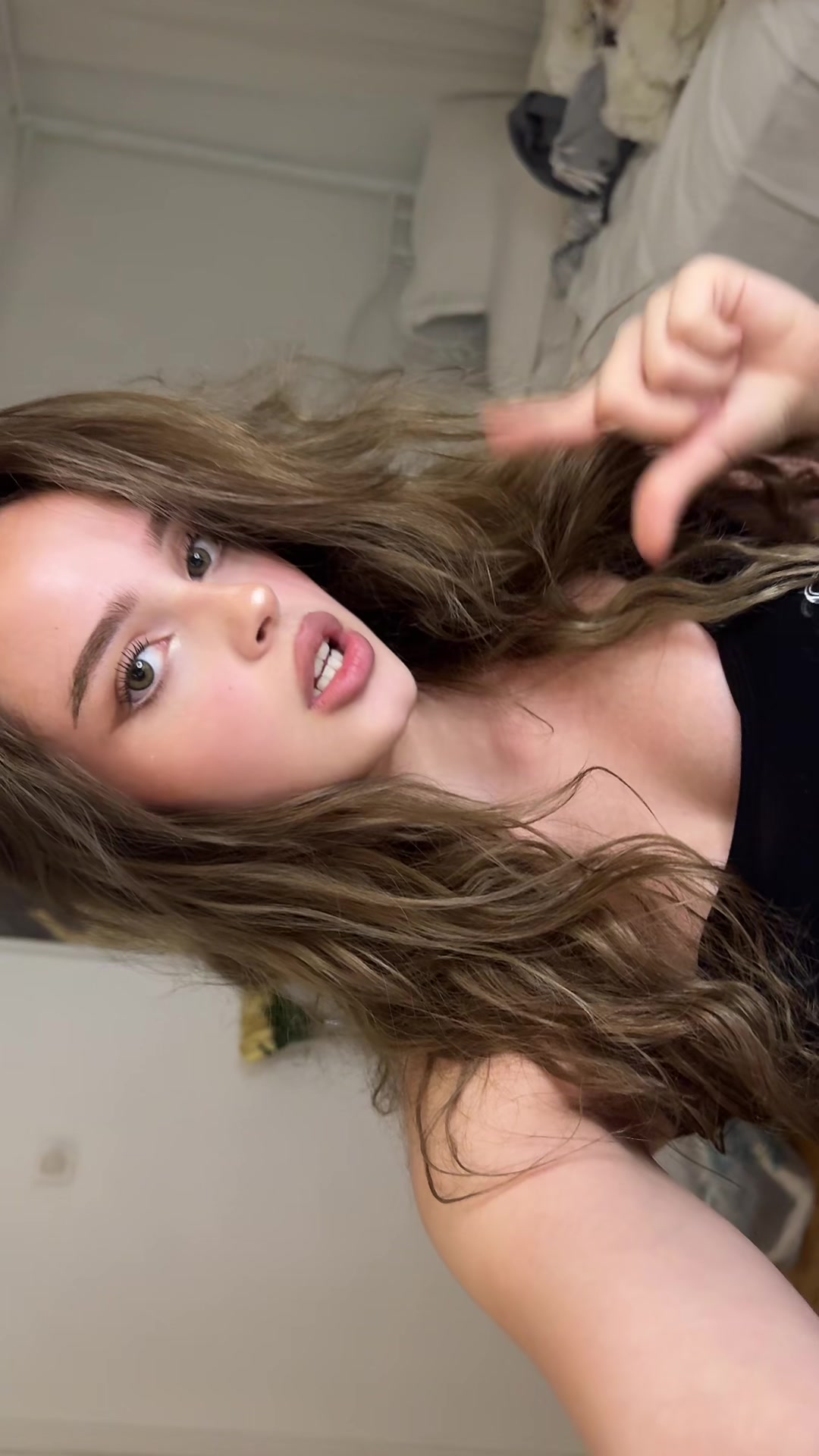 @Elaa