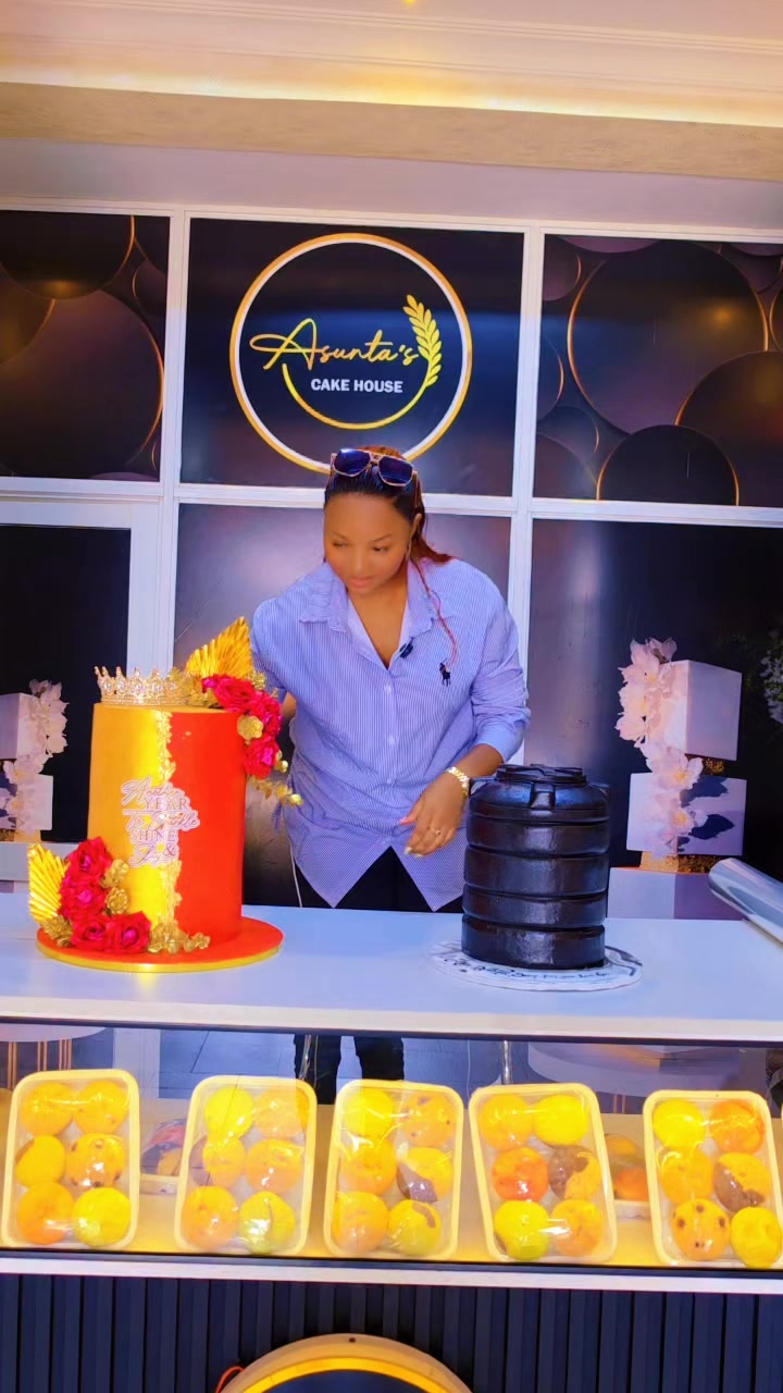 @Asunta the cakegirl 🍰