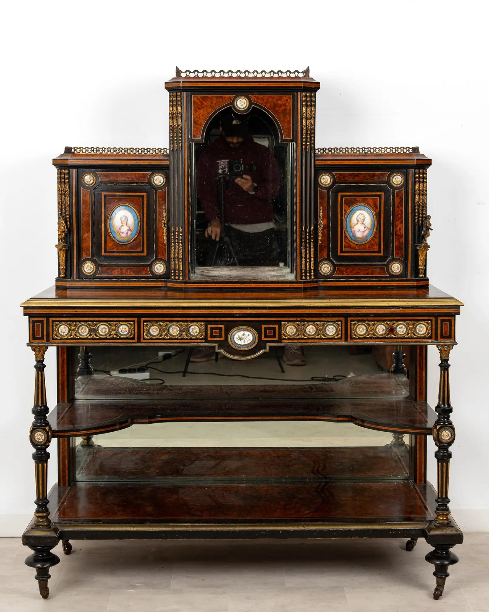 @Hawkins Antiques