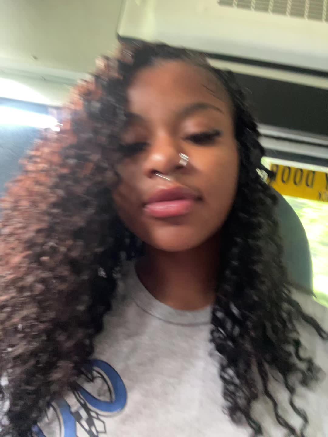 @𖣂.