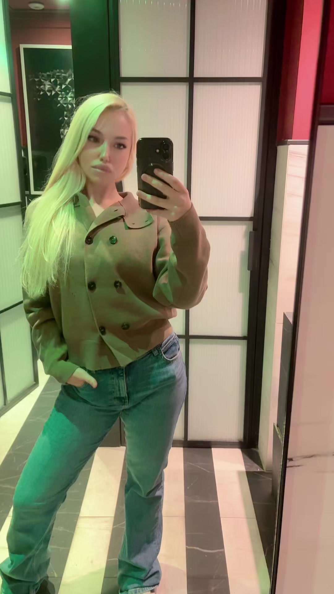 @Mia