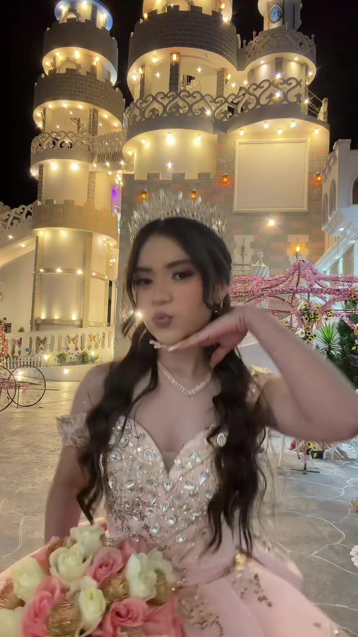 @𝐊𝒓𝐢𝒔𝒕𝒂𝒍𝒚