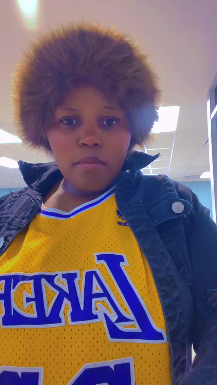 @Zuhura 😘🇧🇮🥰🇹🇿❤️🇨🇦