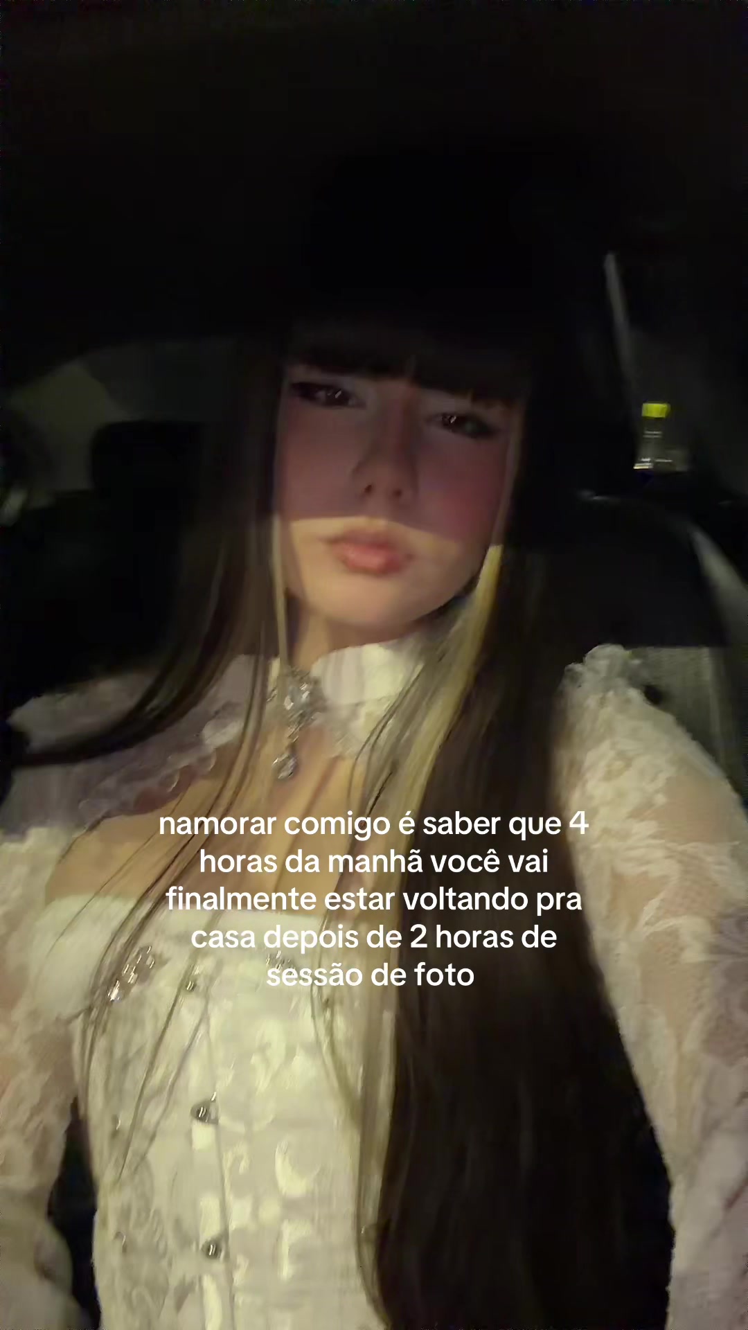 @Ellazoka