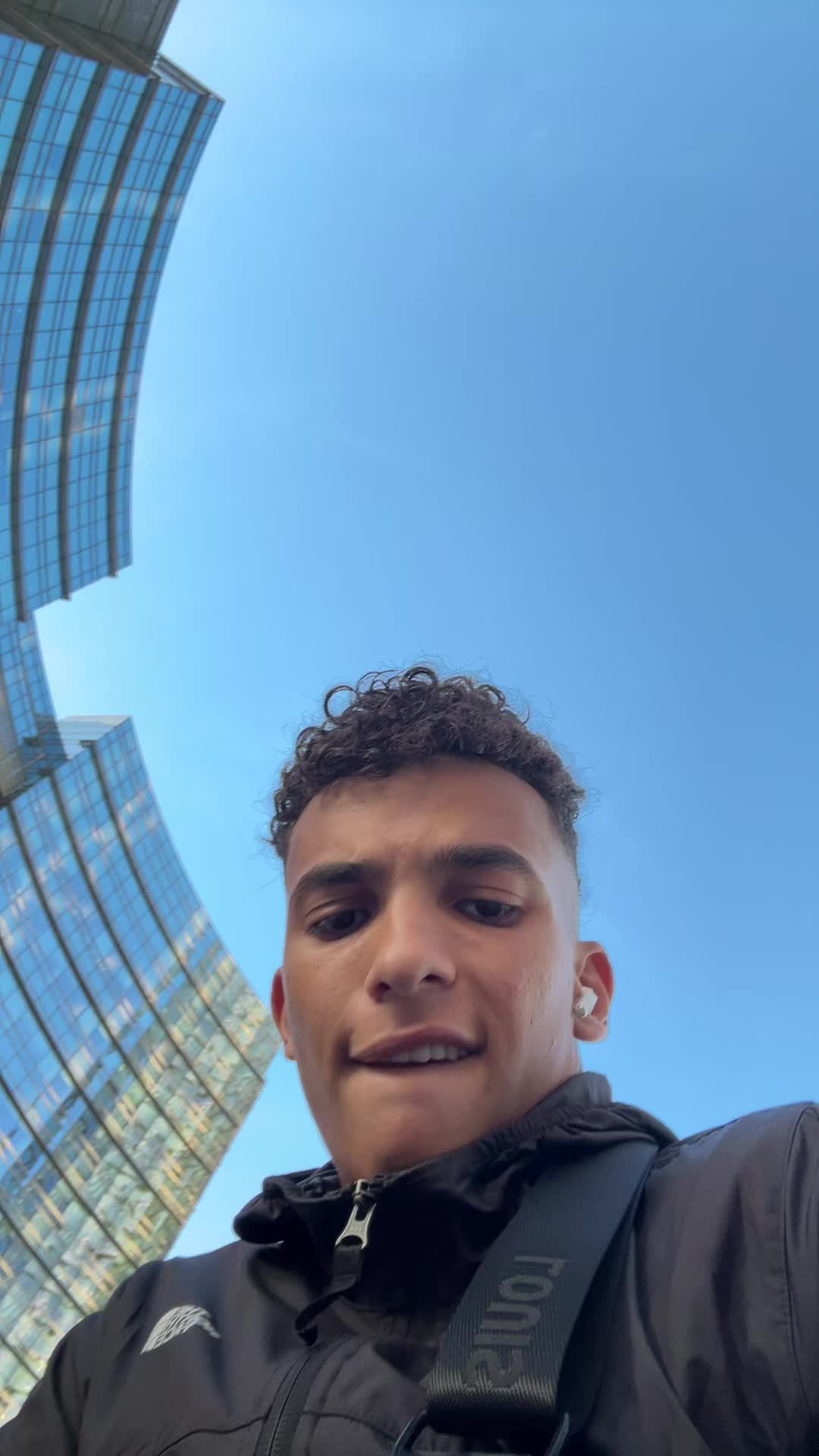 @walloma_