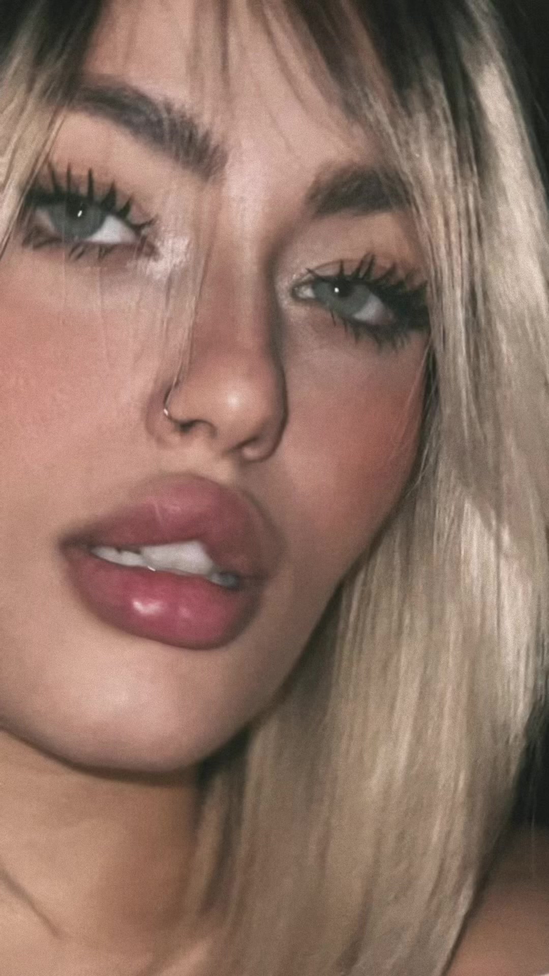 @rozhstorm