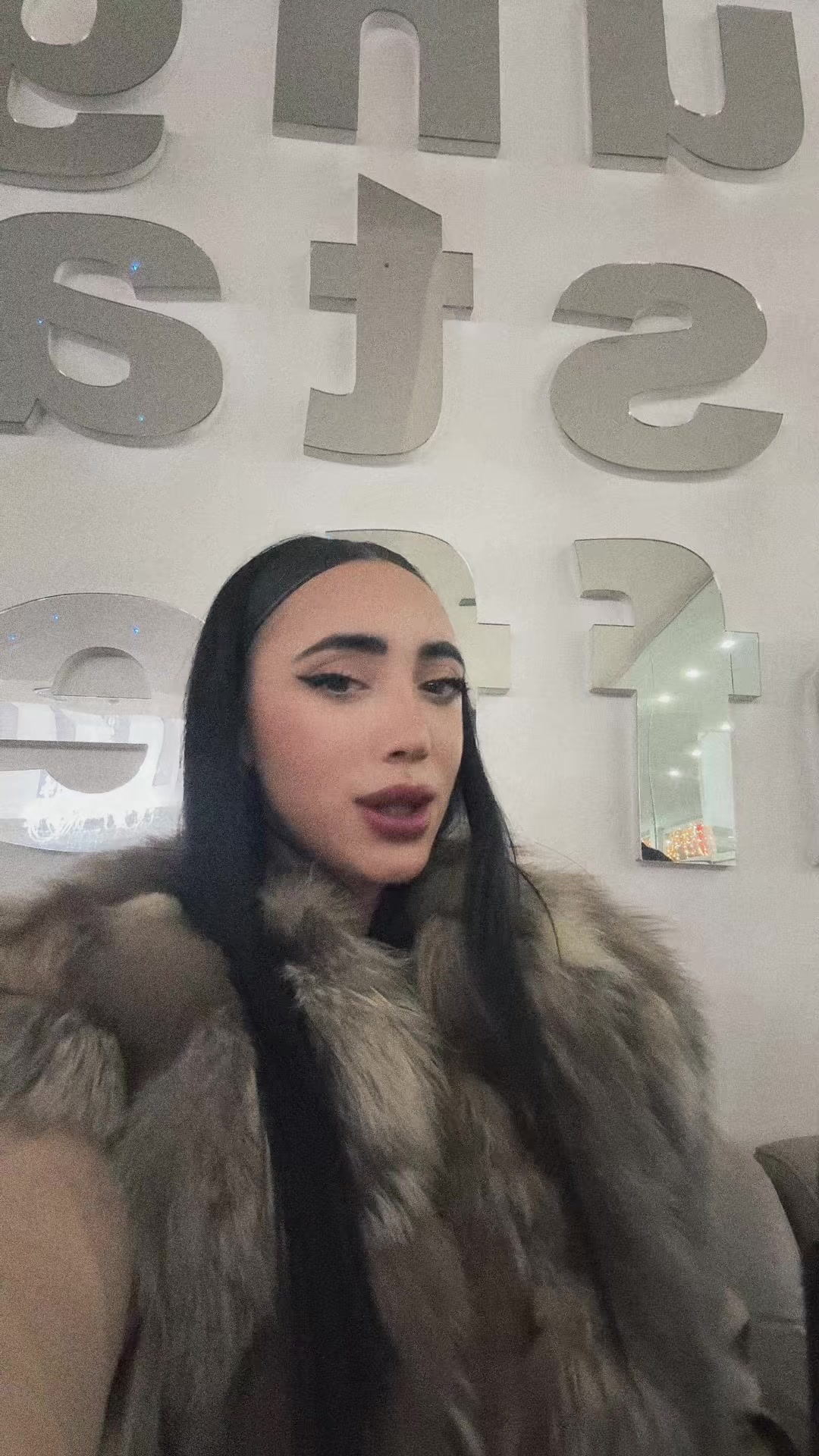 @𝓛𝓮𝓼𝓼𝔂🖤
