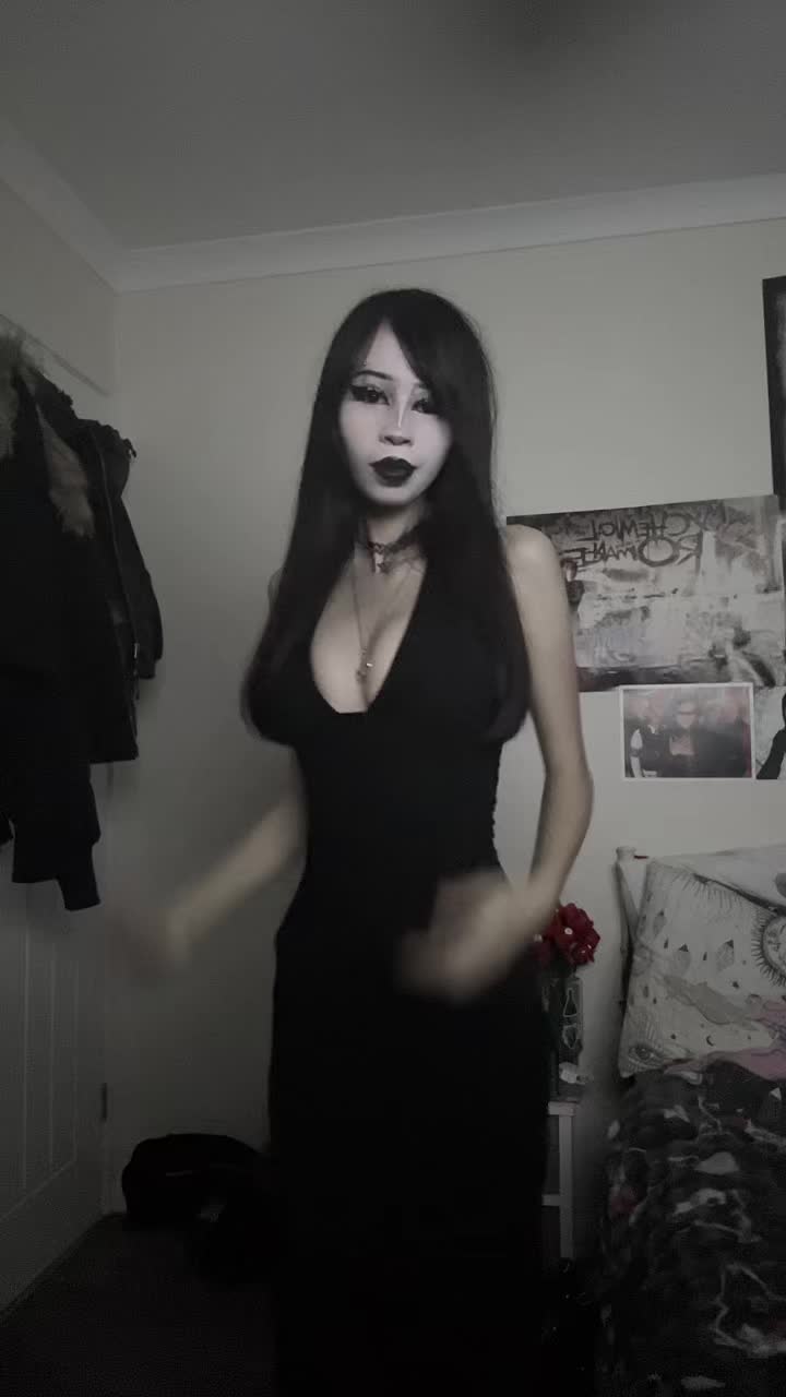 @𝔇𝔞𝔫𝔦𝔢𝔩𝔩𝔞 🧛🏻&zwj;♀️🦇