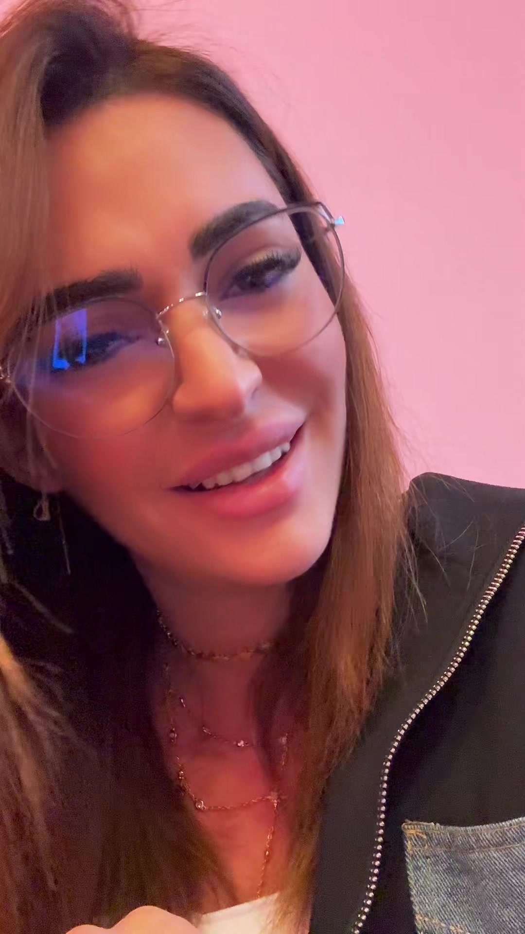 @Veee✨