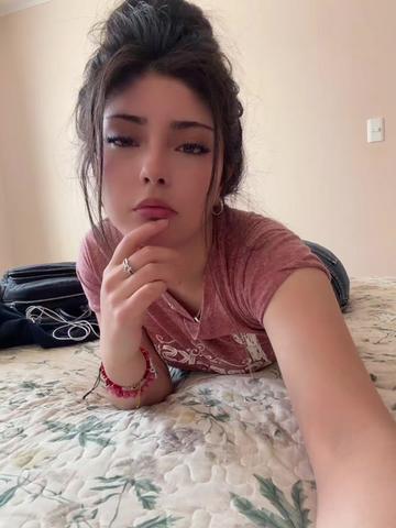 @𝐌𝐚𝐝𝐞𝐬𝐢𝐭𝐚 💗