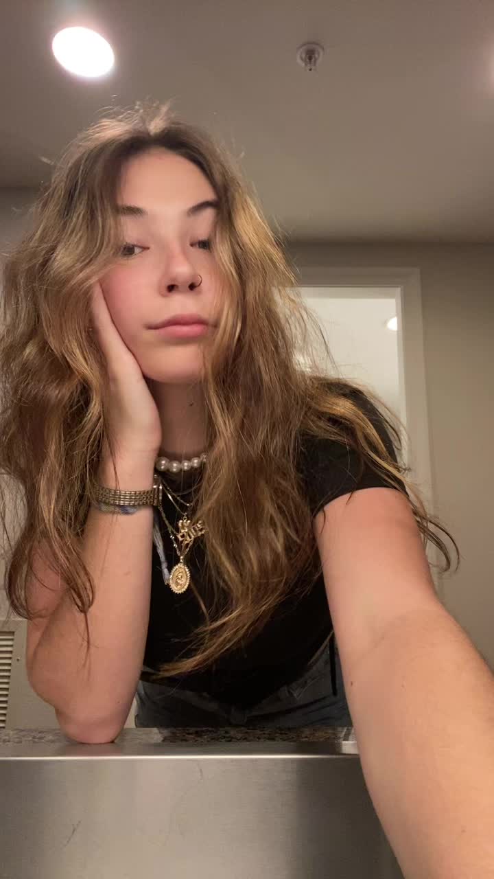 @:3