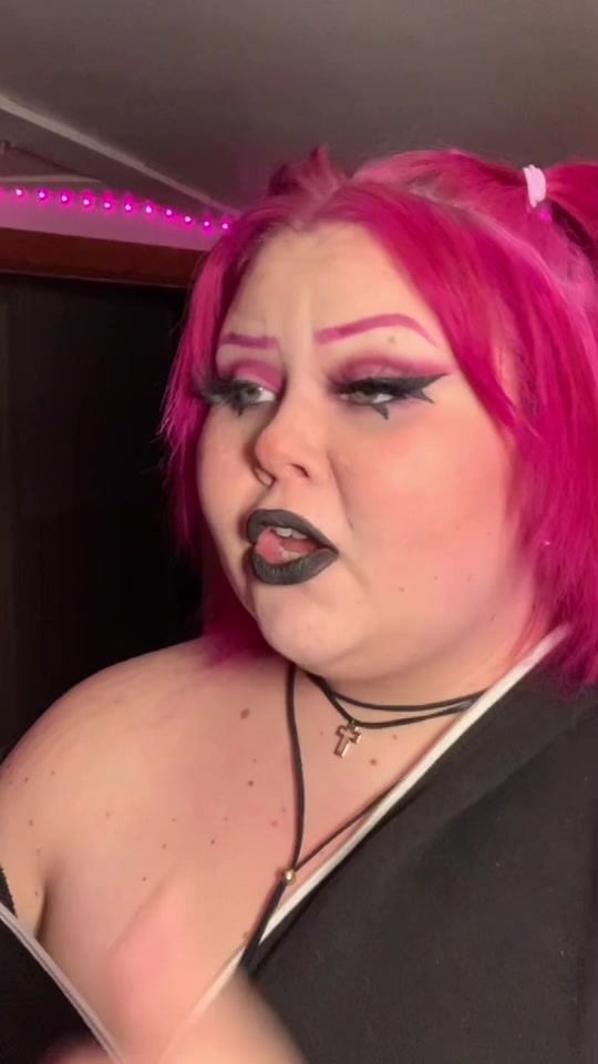 @Queensizebeauty ♡