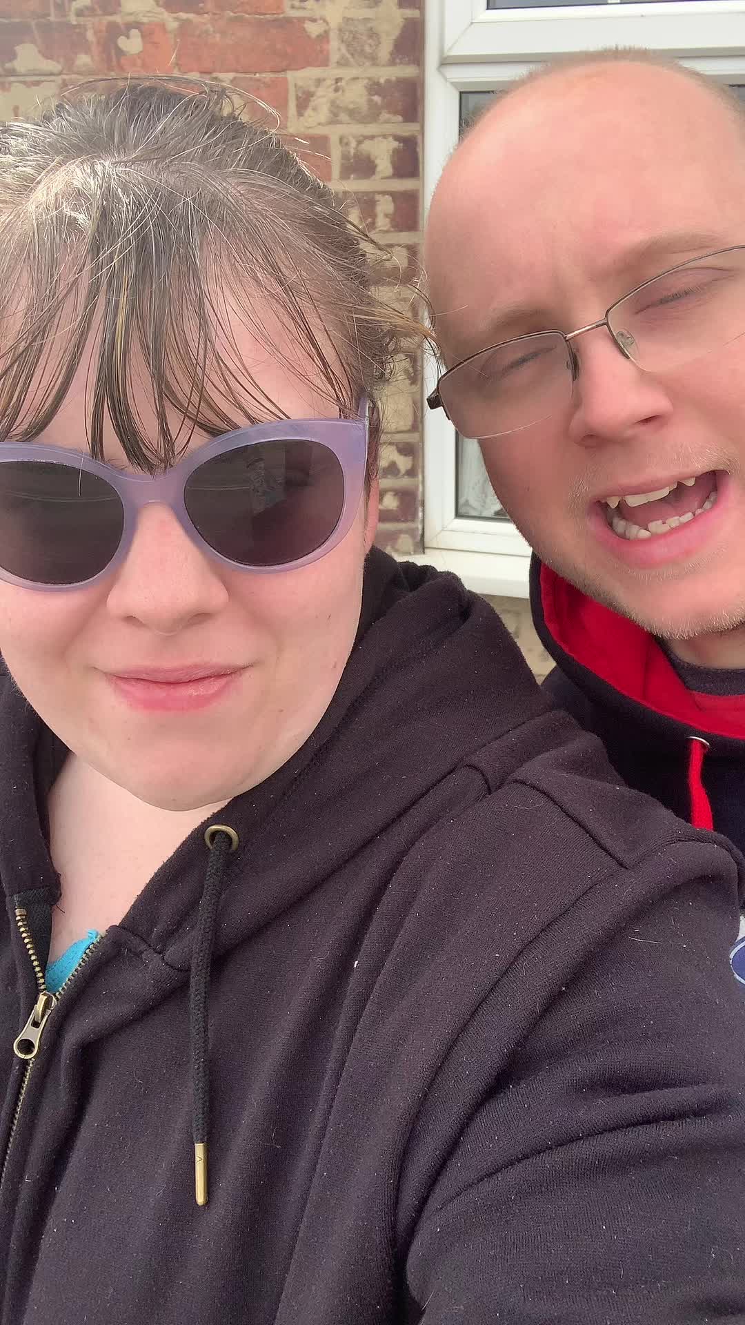 @Emꨄ