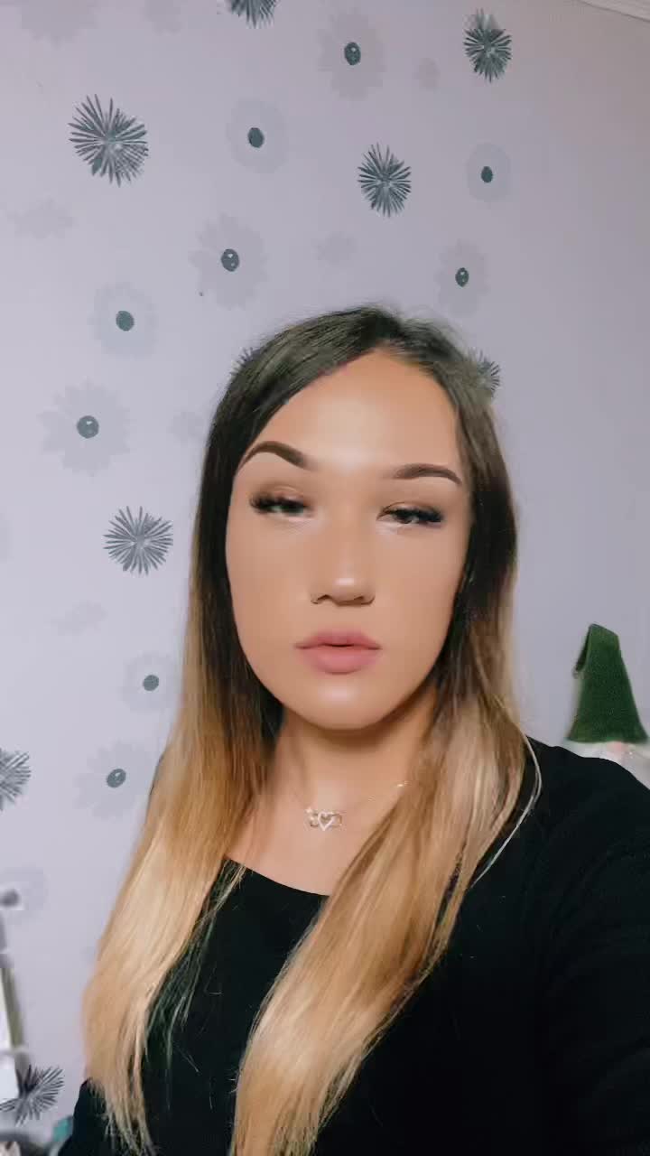 @Каролина.🖤