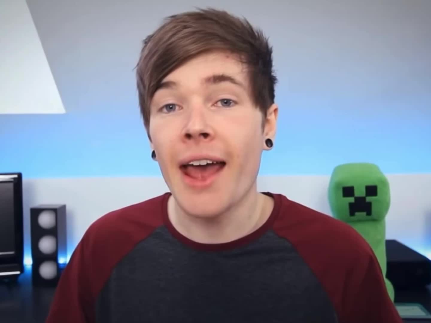 @<3