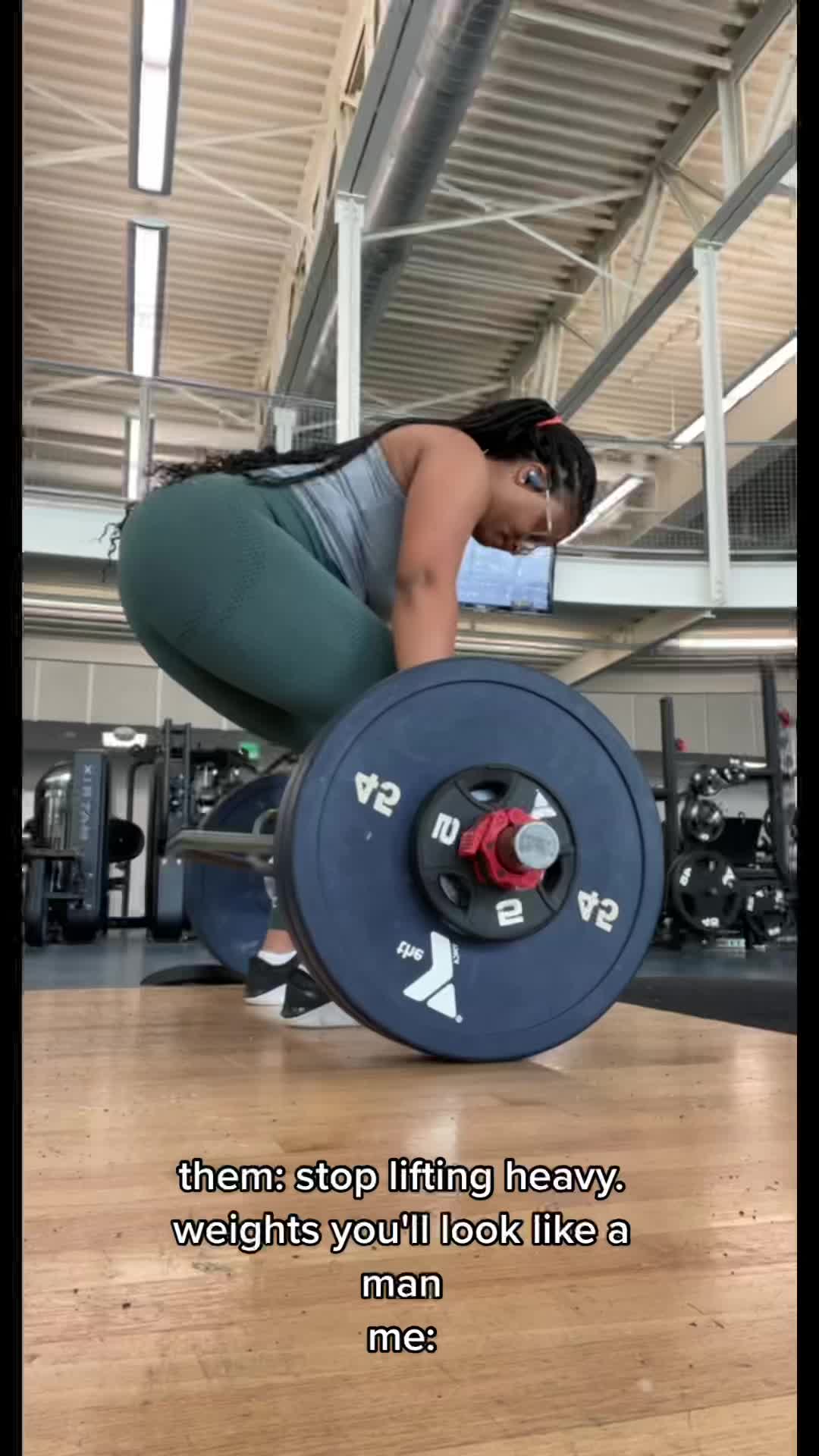 @causeimcourtney_