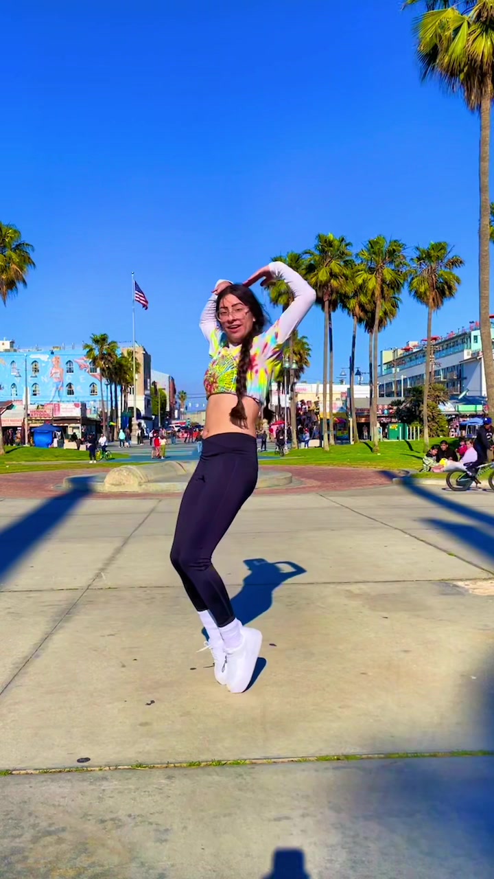 @CeleenaGrosso