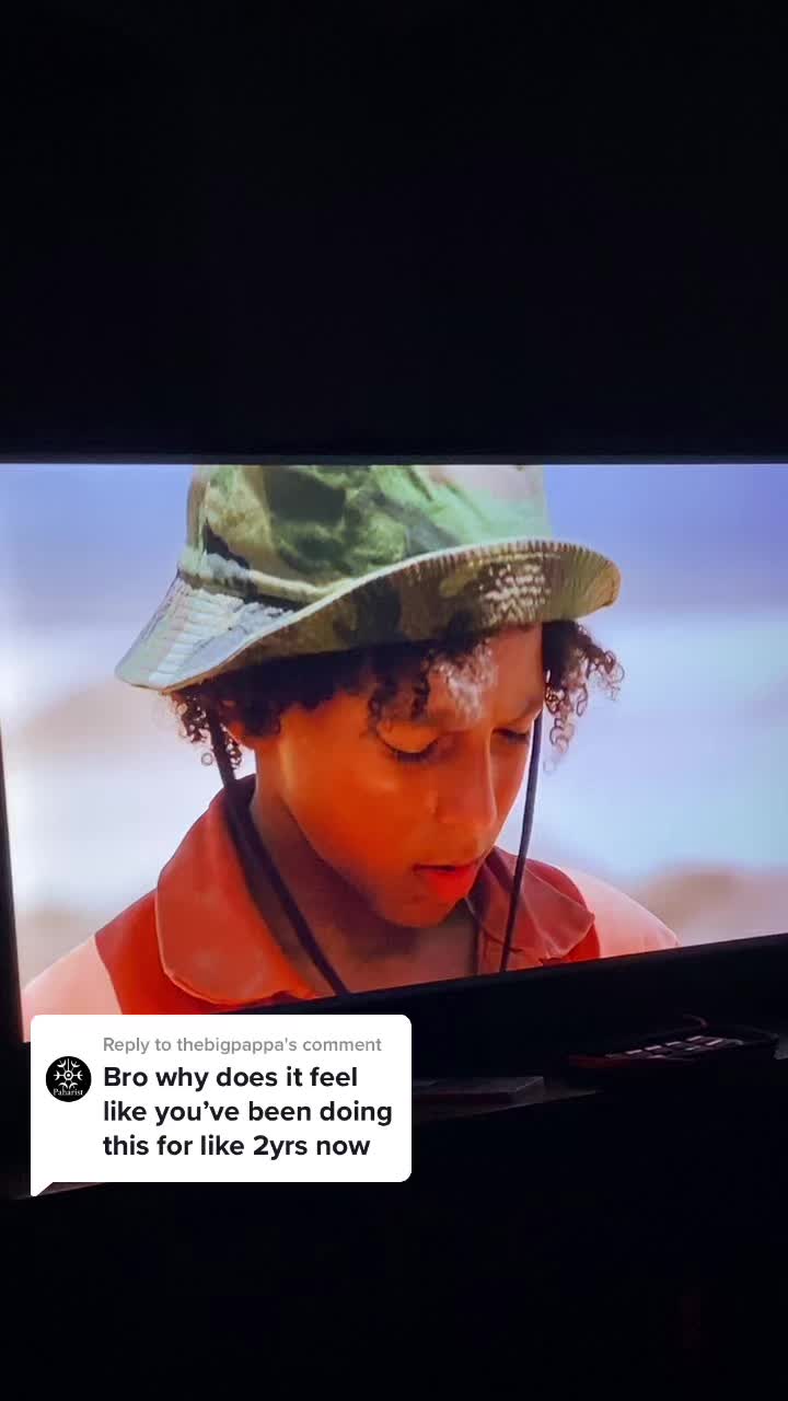 @HolesTikTok