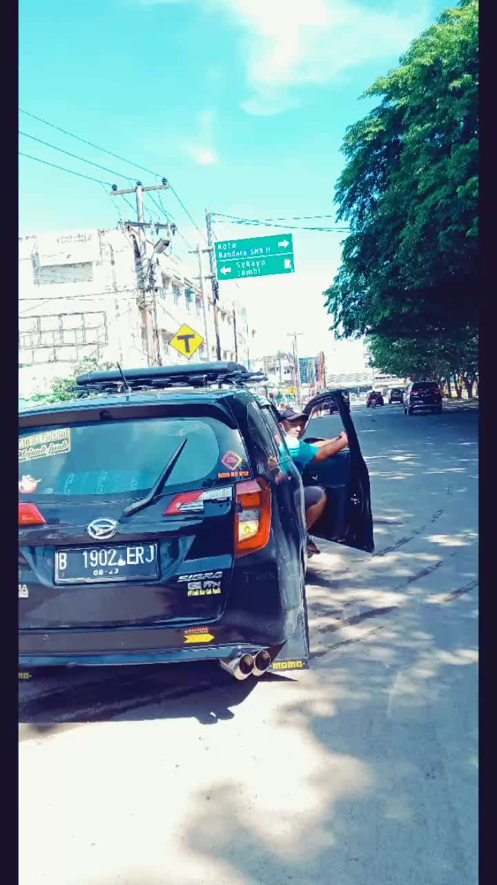 @Musafir Lantai Hitam