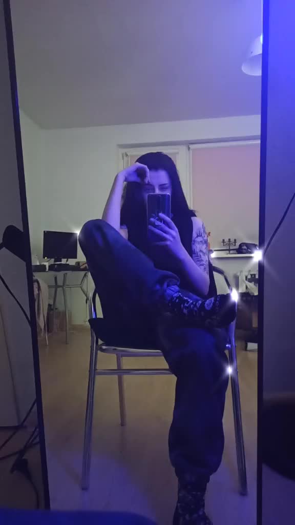 @Vampitrice 🏳&zwj;🌈