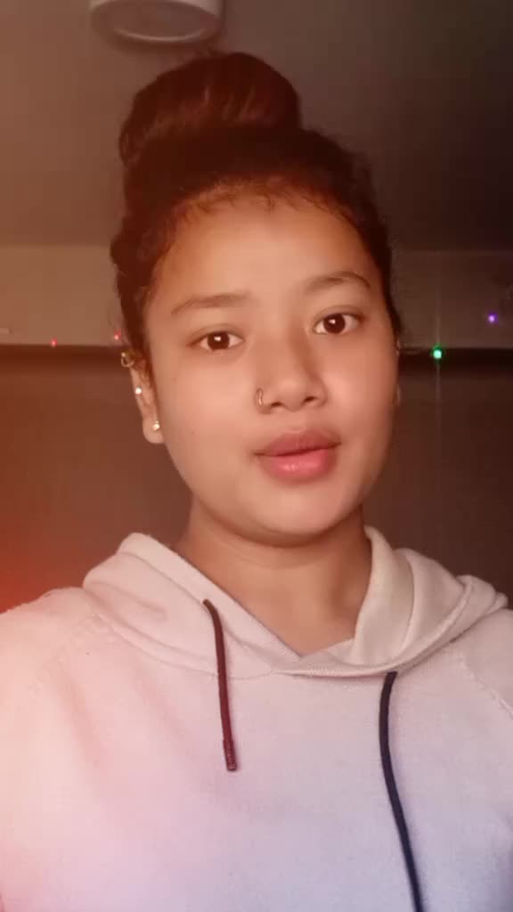 @Miss_🤗SavitRii👑