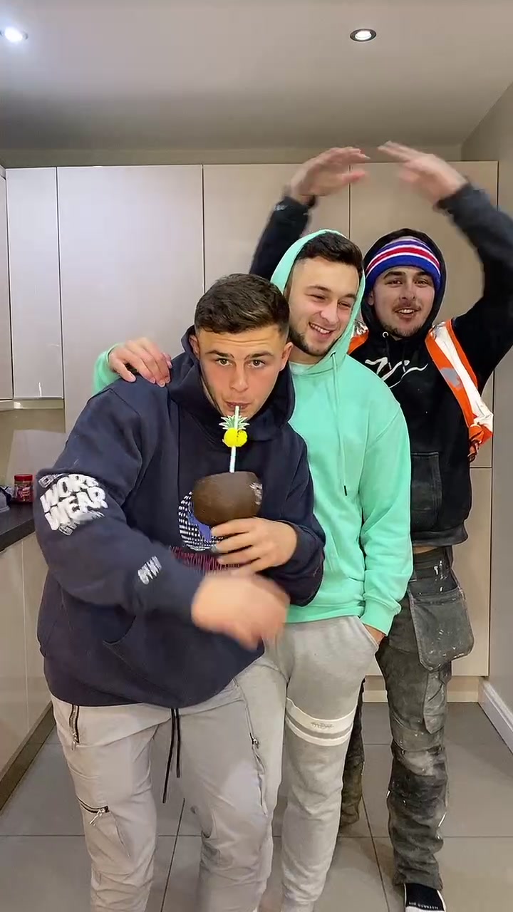 @MollisonBrothers