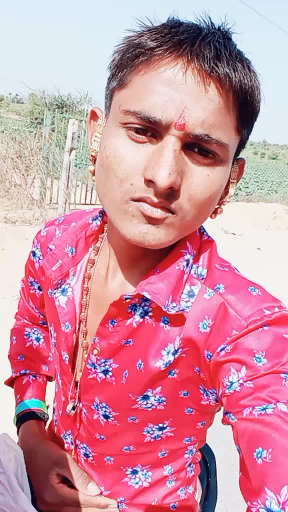 @7046273674