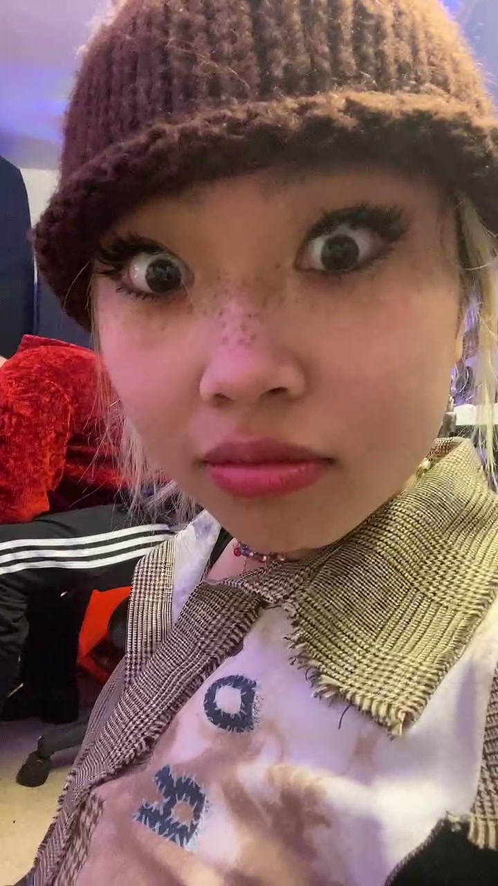@Beabadoobee