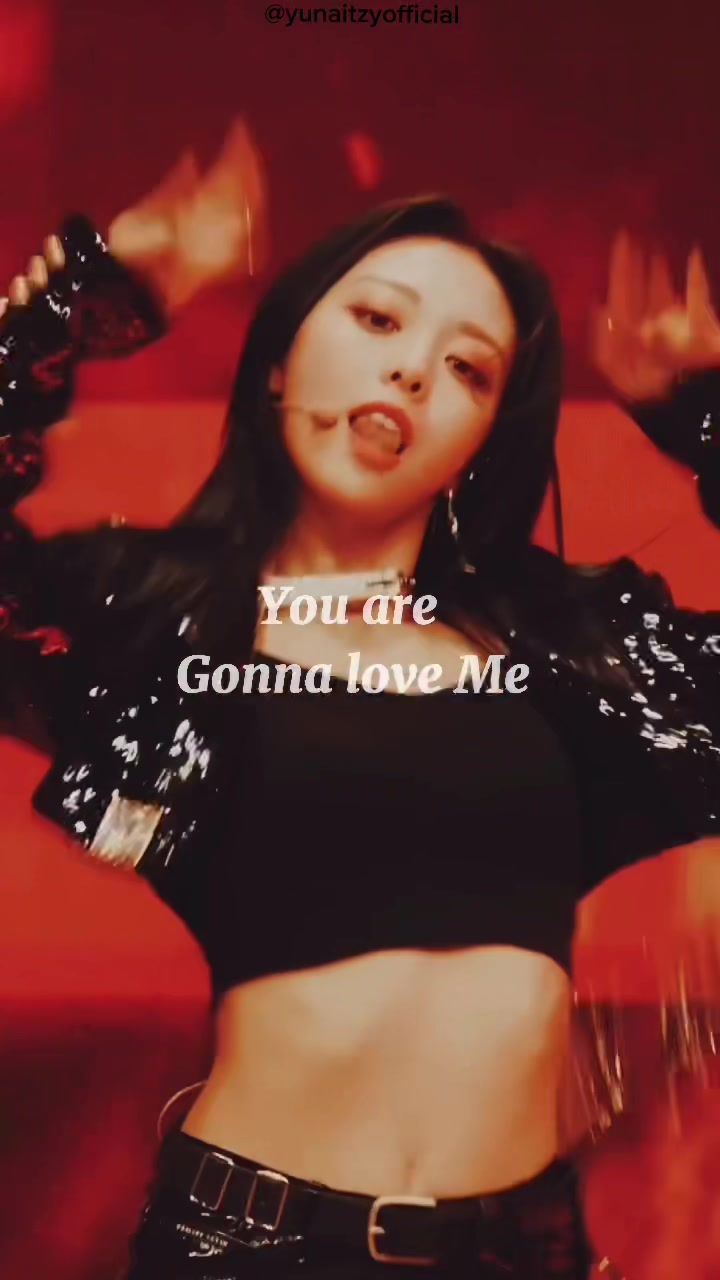 @YUNA ITZY