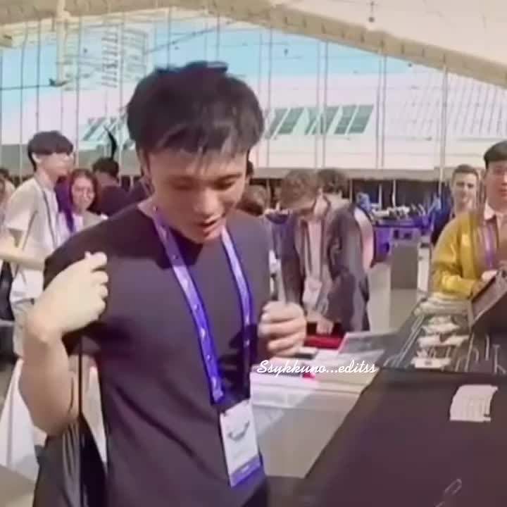 @Sykkuno.