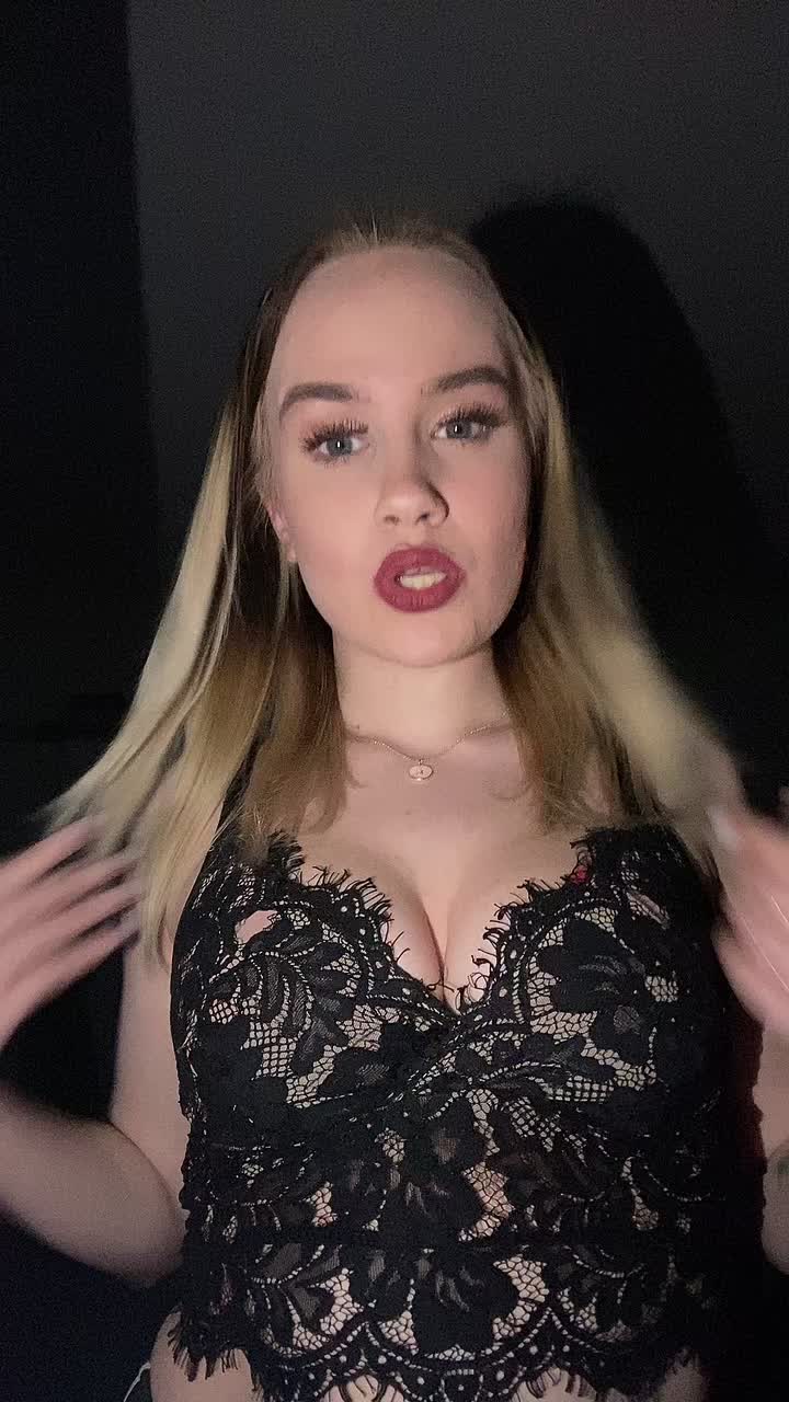 @𝒱𝒾𝓋𝒾💍