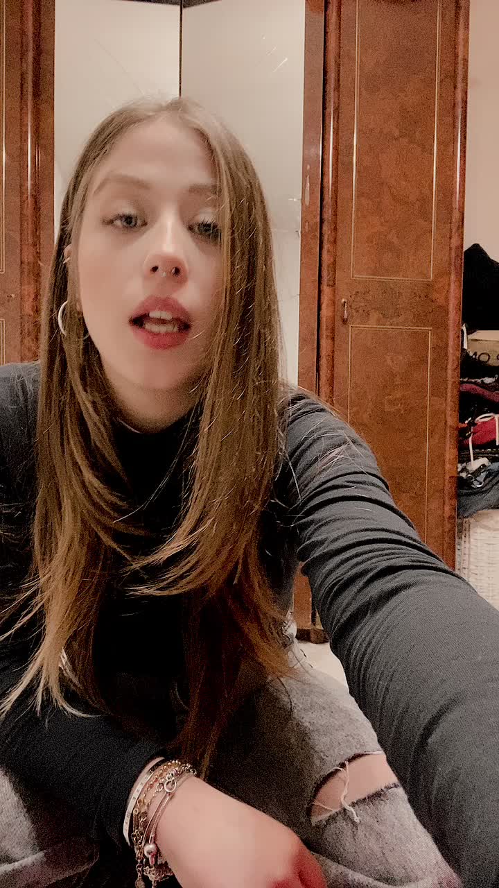 @Blondie 💁🏼&zwj;♀️