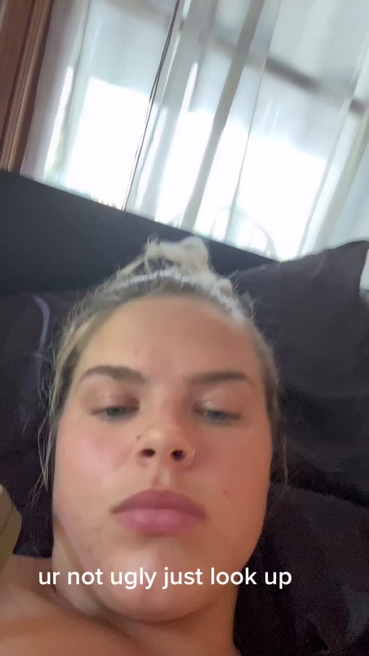 @kaydeeshea