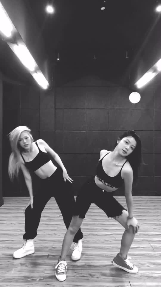 @kennylkmn 케니