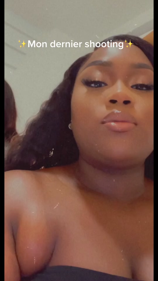 @CURVYCINDY