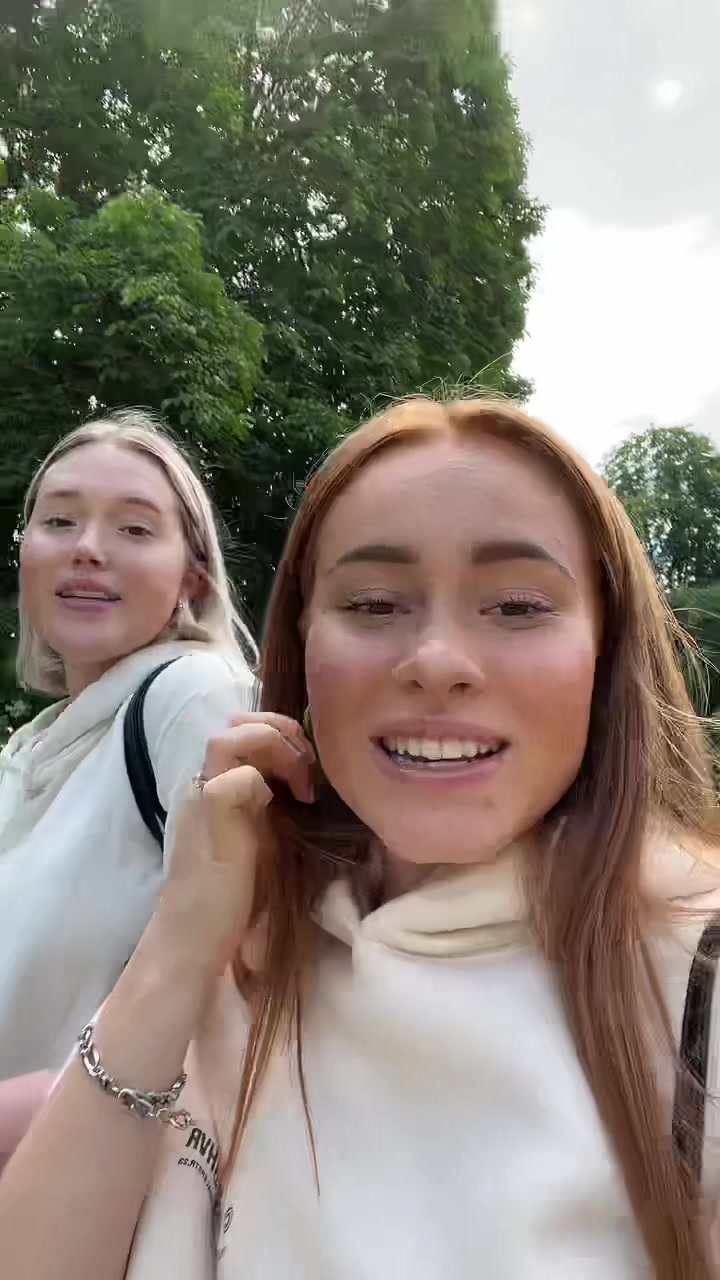 @leoonieb_