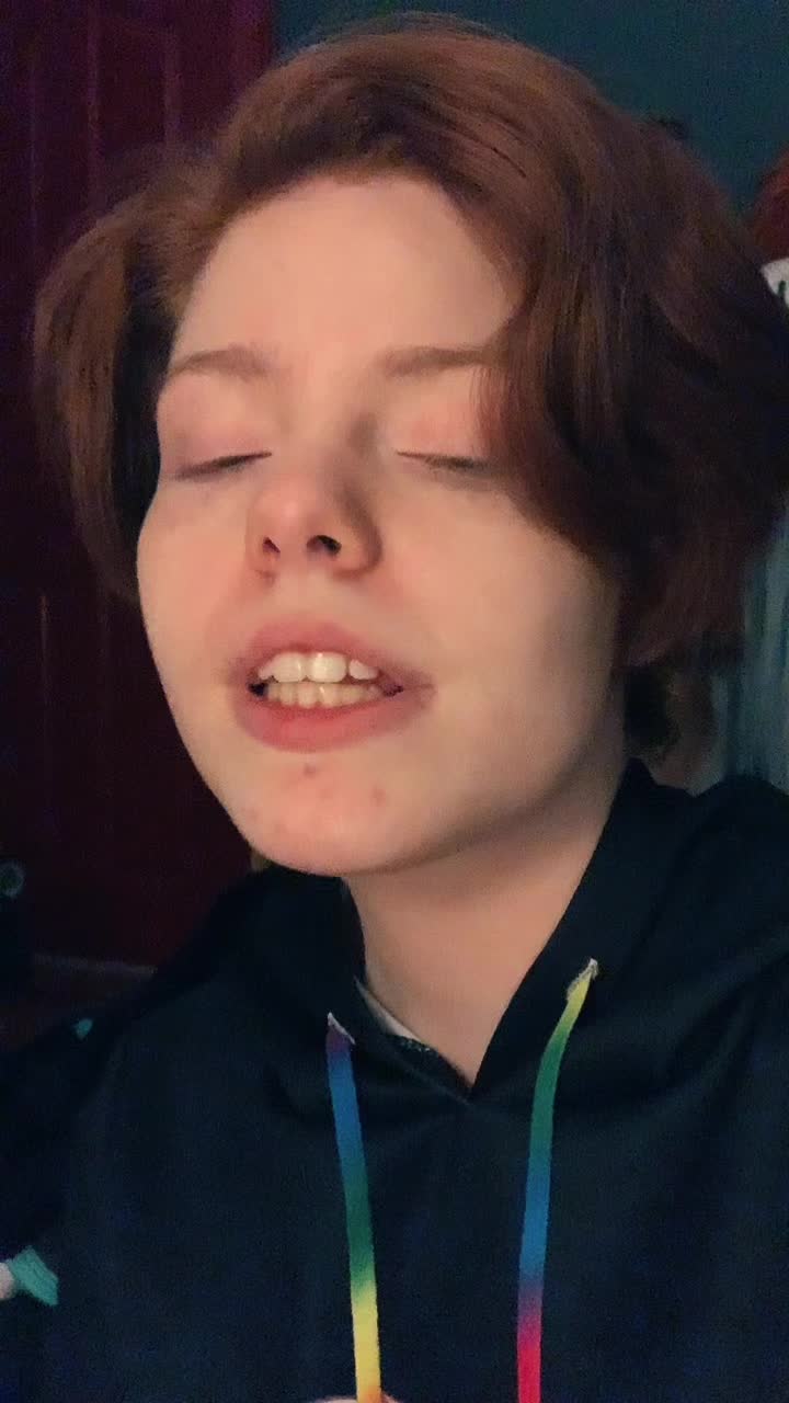 @Kat😸❤️💙