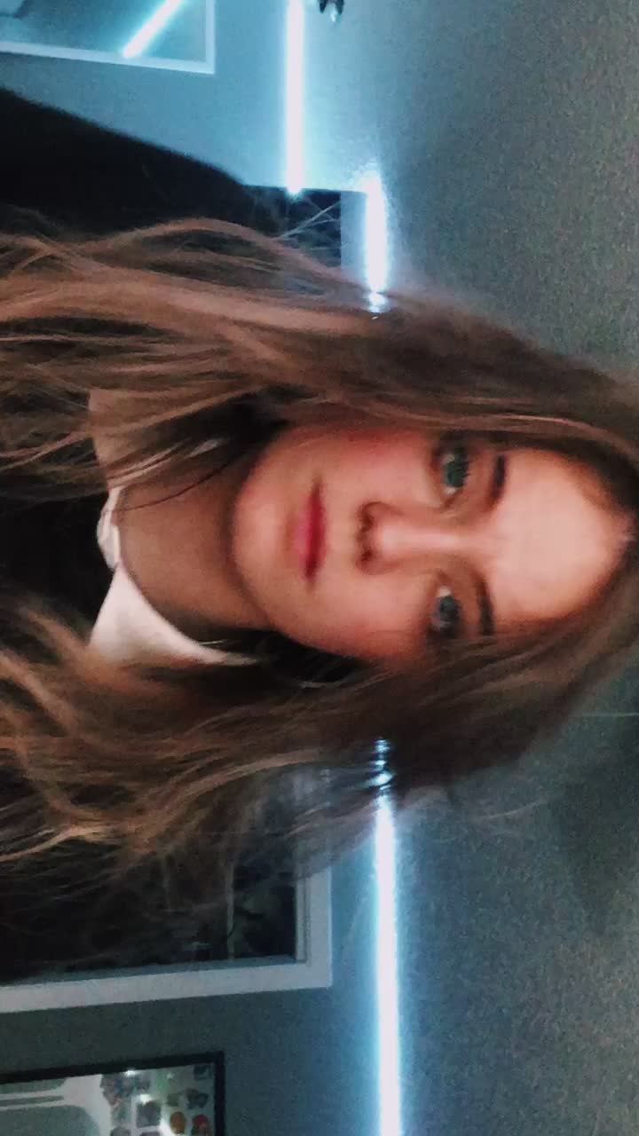 @Julia Fox