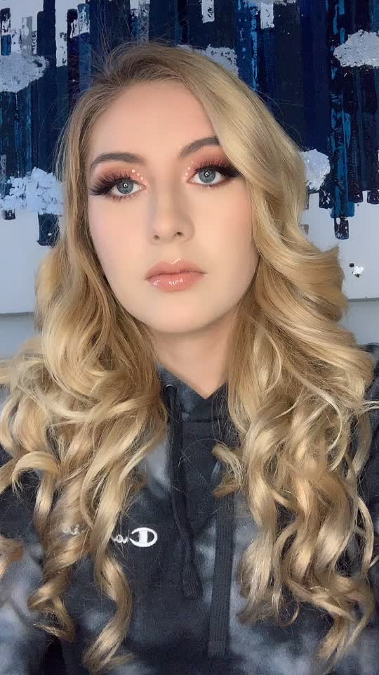 @Dafnneaj