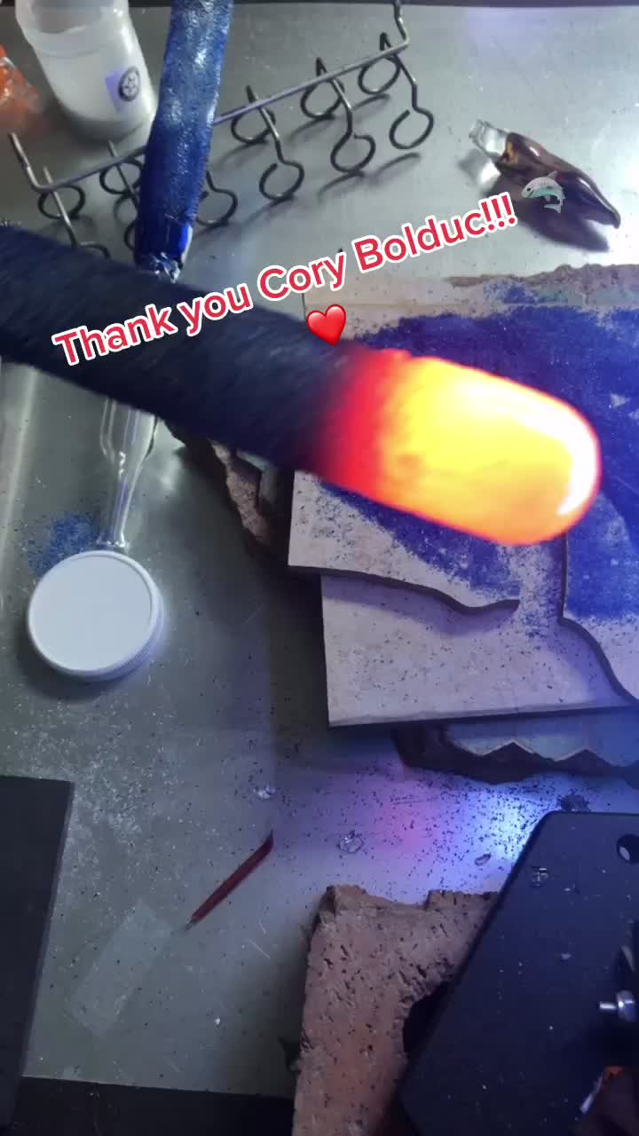 @LooLooGlass